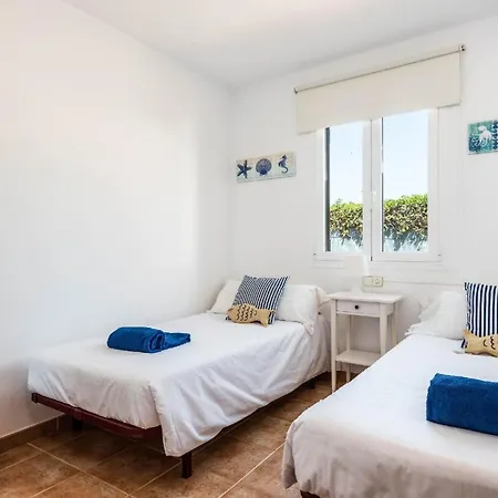 Mit Privatpool Fuer 6 Personen Ca 140 Qm In Cala'n Blanes, Menorca Westkueste Von Menorca - B62743 بيت للعطل *